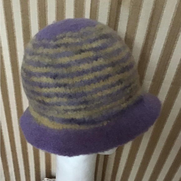 Hand Felted Hat - Picture 3 of 3